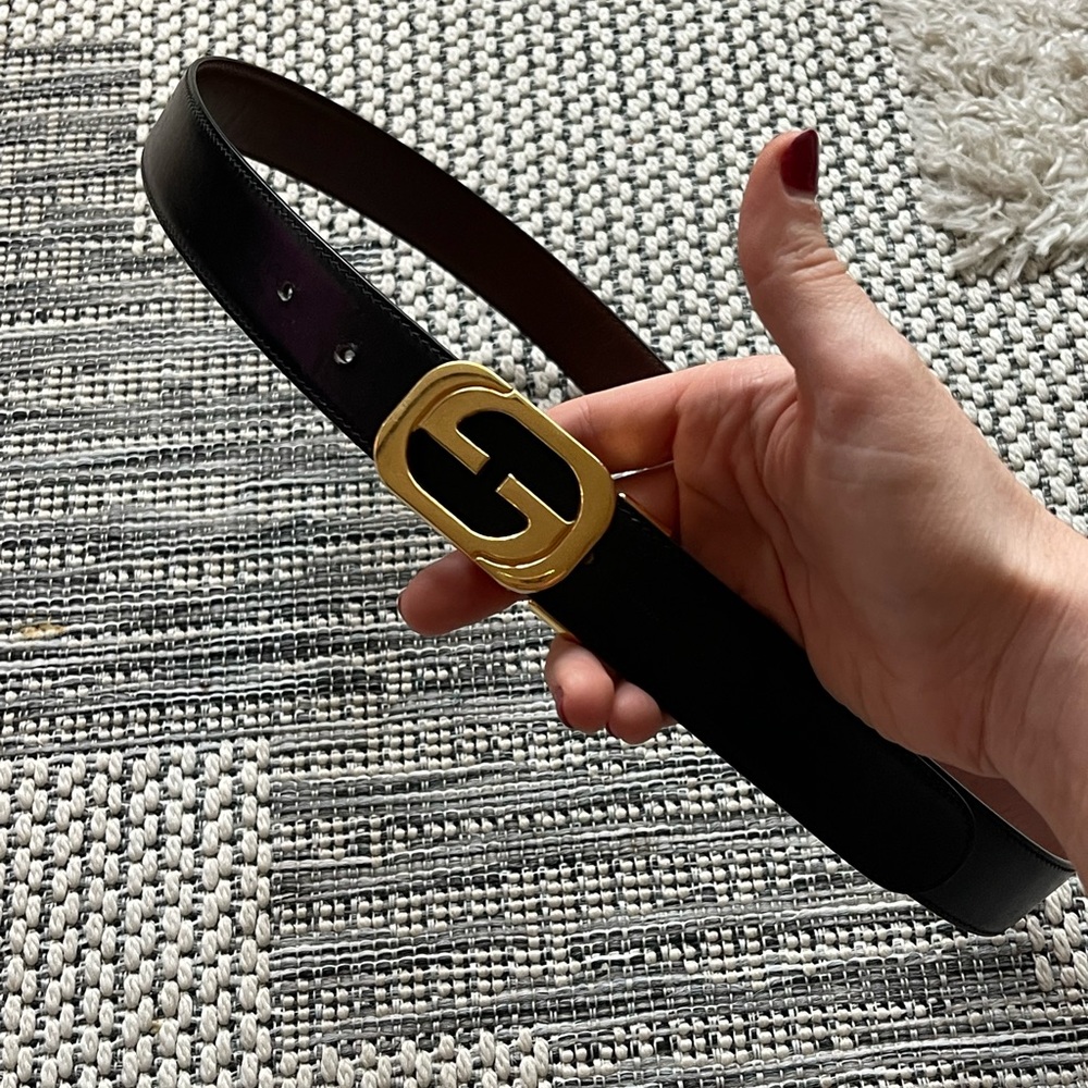 MENS reversible black and brown Gucci belt. Size 38 US